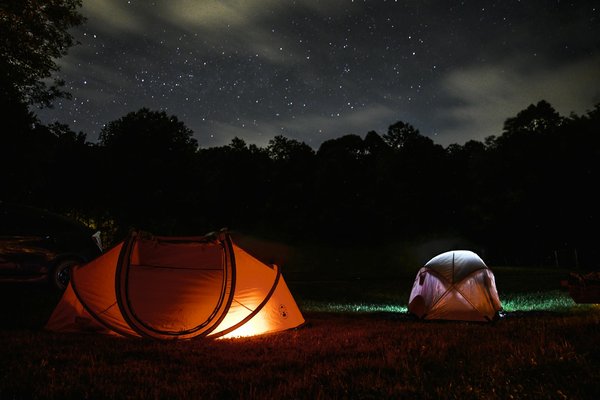 How to find campsites in the UK that offer astronomy nights and star-gazing events?